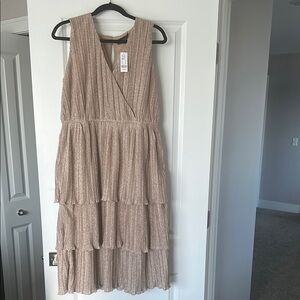 NWT Elegant Gold Sleeveless Dress size L